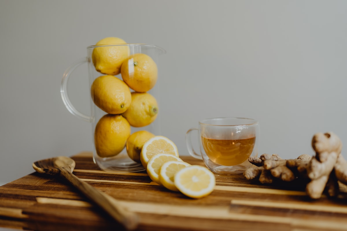 Té verde con hojas de menta natural